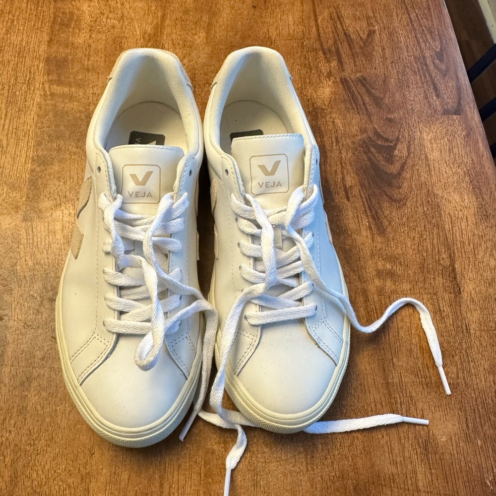 Veja sneakers in size 7
